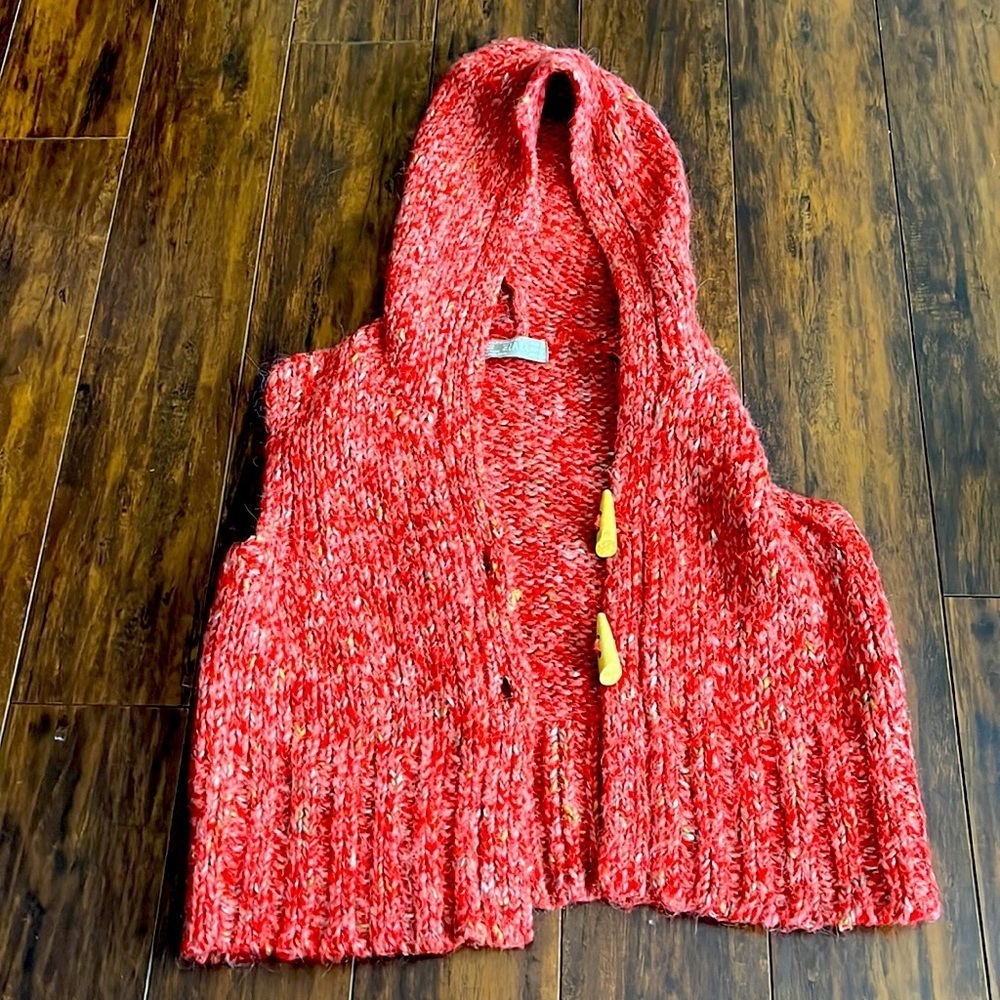 Zara Women’s Red Knit Vest